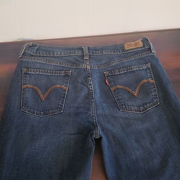EUC Levi's Womens Boot Leg Jeans - 30" x 29" - Picture 3 of 10